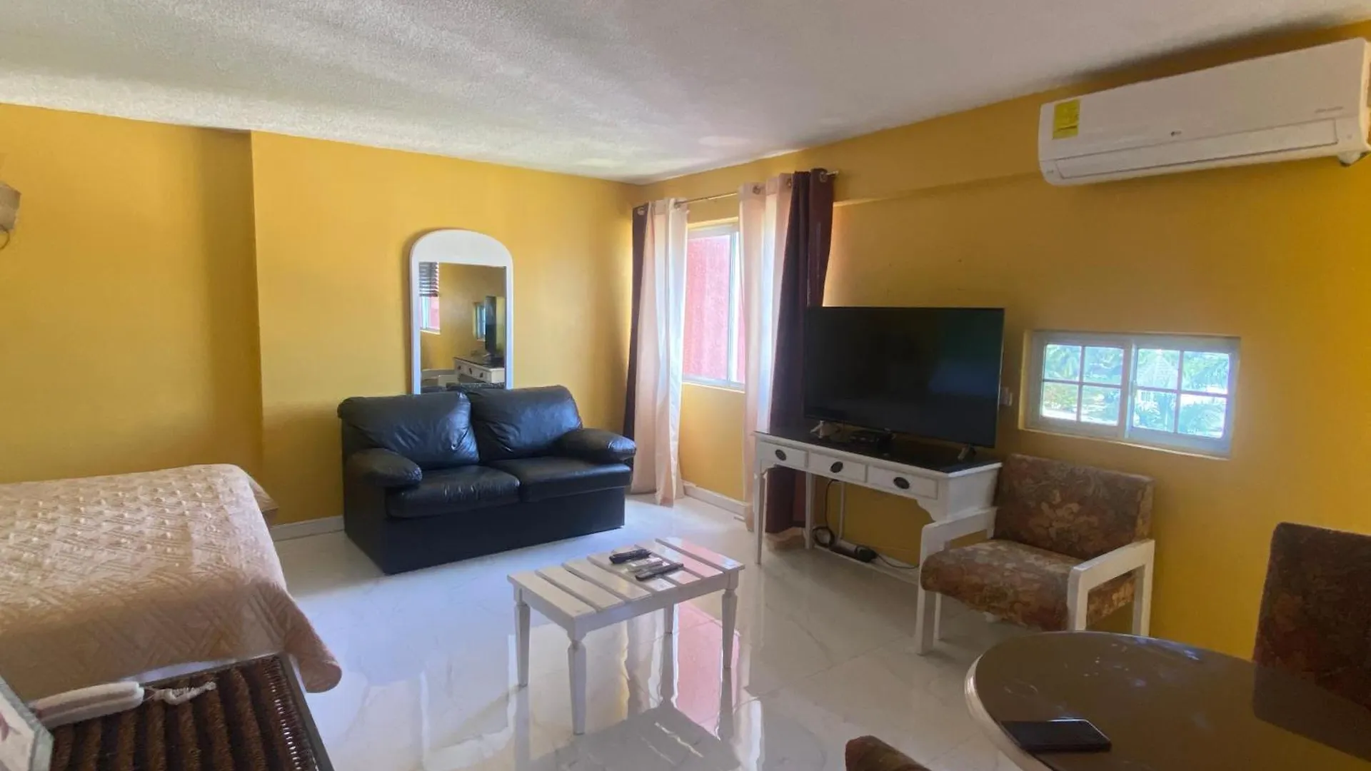 Sunset Condos Getaway In אוצ'ו ריוס ג'מייקה