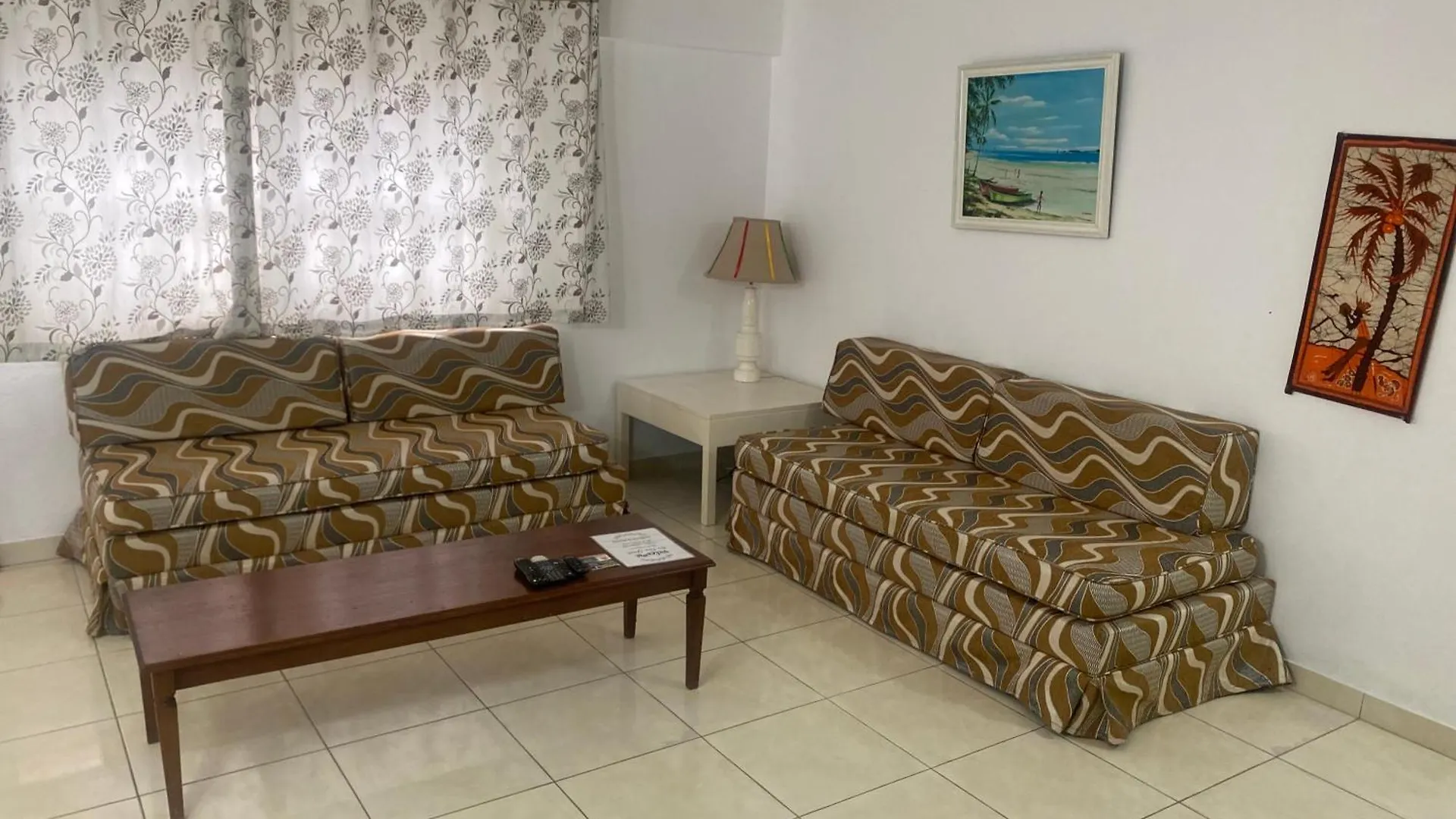 Sunset Condos Getaway In Ocho Rios Lejlighed